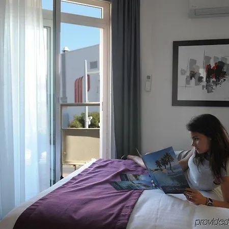 Hotel De La Baie Bandol