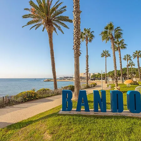 Ξενοδοχείο De La Baie 3*