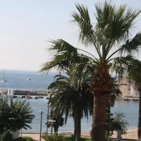 De La Baie Otel Bandol