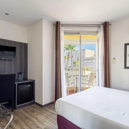 De La Baie Hotel 3*