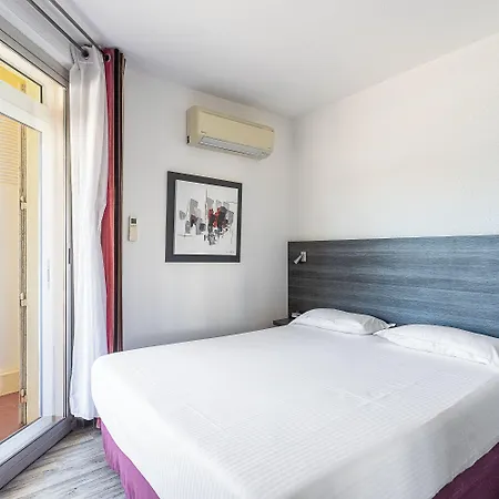 De La Baie Hotel 3*