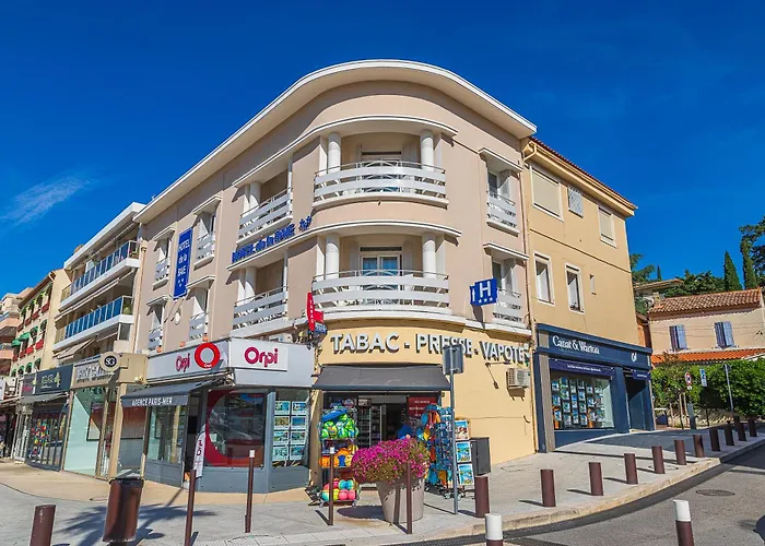 De La Baie 3*