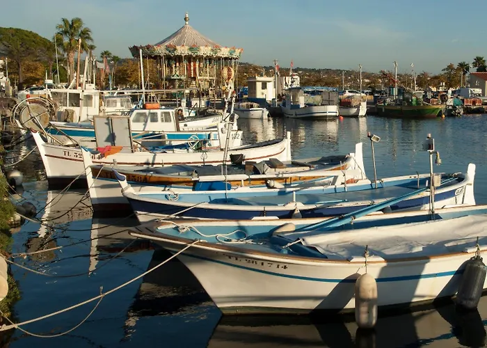 Ξενοδοχείο De La Baie 3*